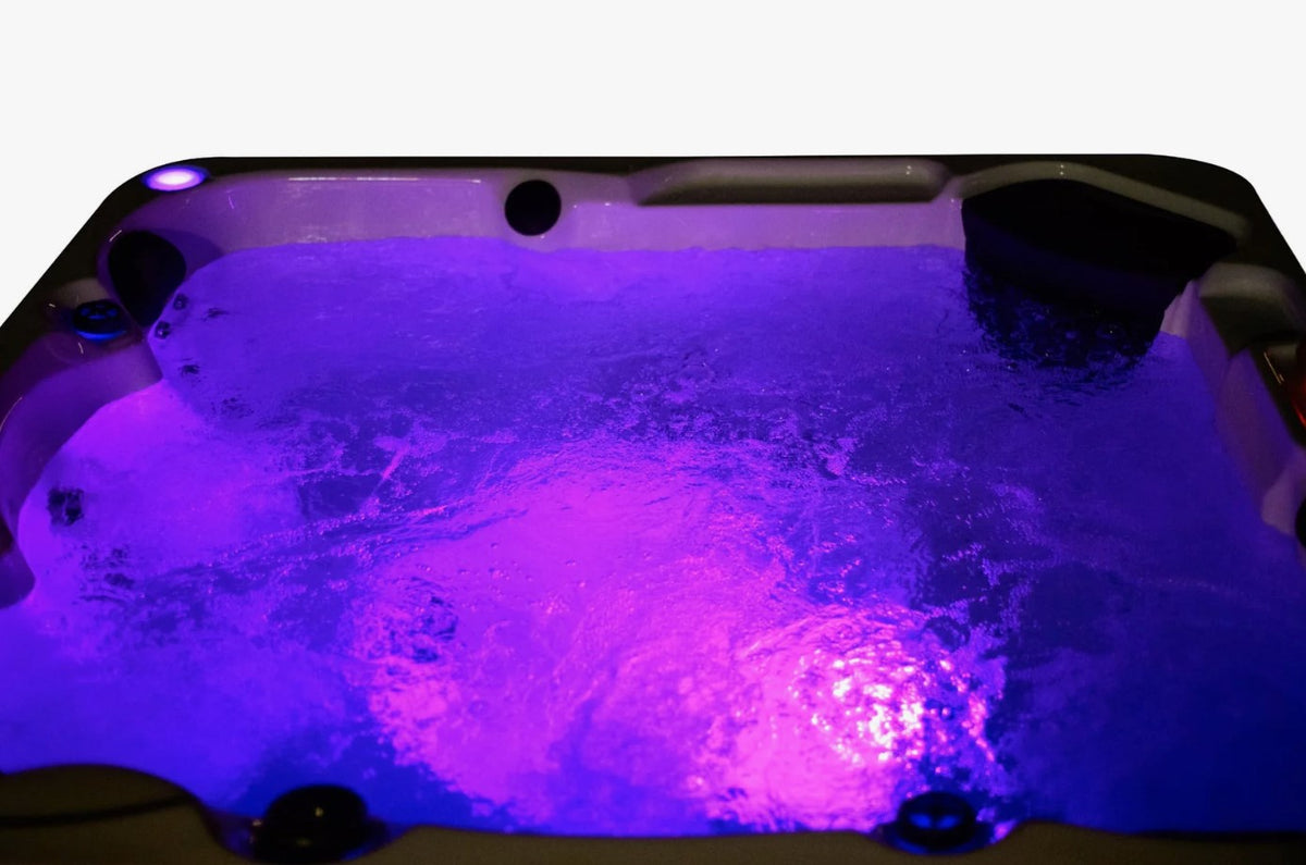 REVOLUTION TRIDENT jakuzzi 200x200x90 cm