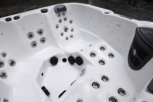 Revolution-spa Uranus 200x200x80 5 fős jakuzzi