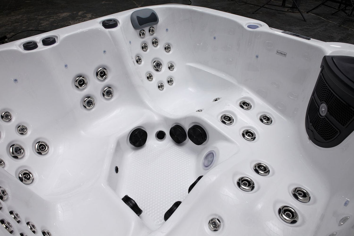 Revolution-spa Uranus 200x200x80 5 fős jakuzzi