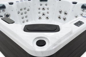 Revolution-spa Uranus 200x200x80 5 fős jakuzzi