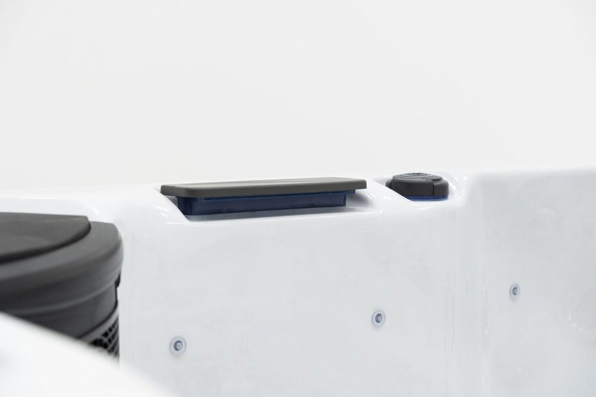 Revolution-spa Uranus 200x200x80 5 fős jakuzzi