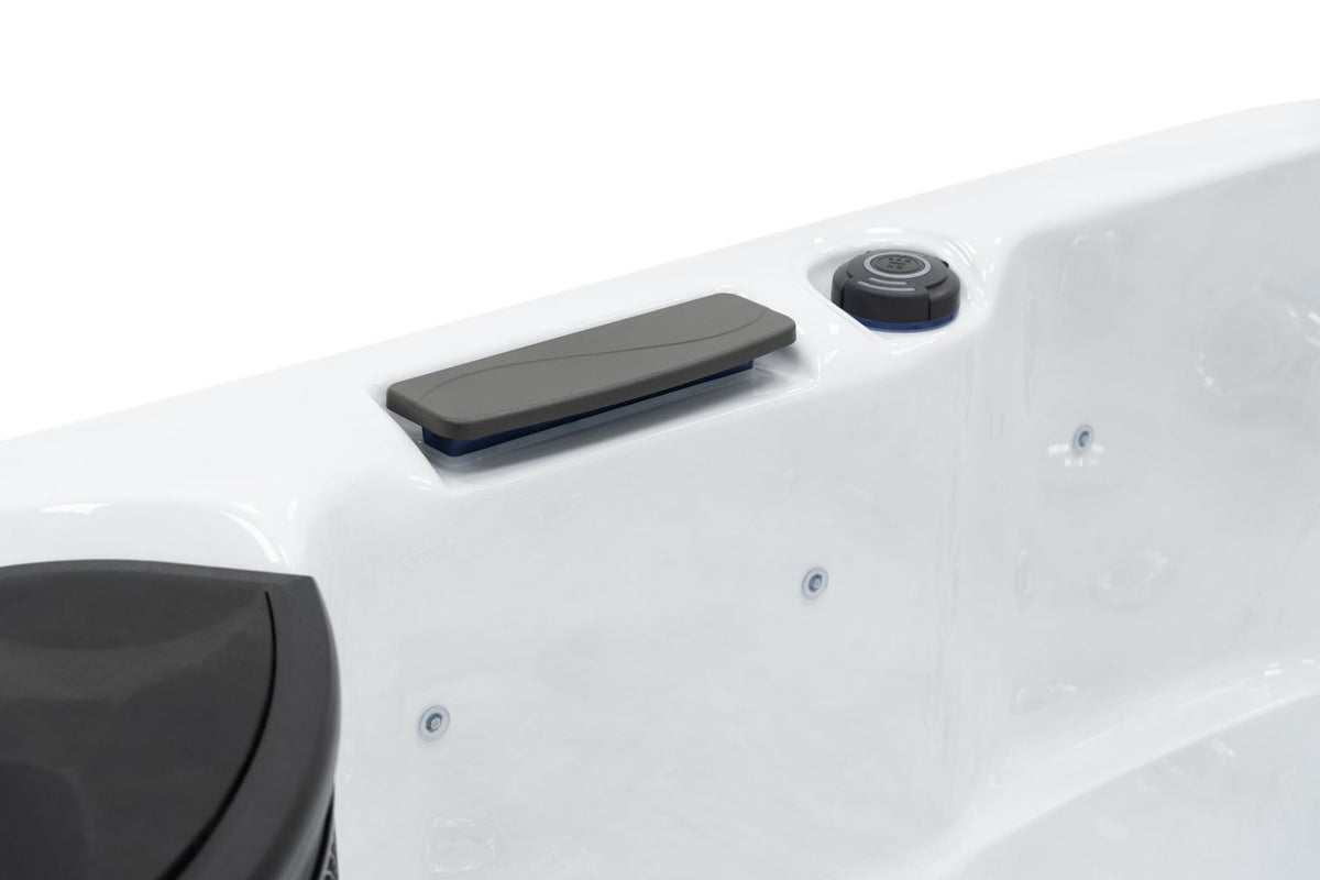 Revolution-spa Uranus 200x200x80 5 fős jakuzzi