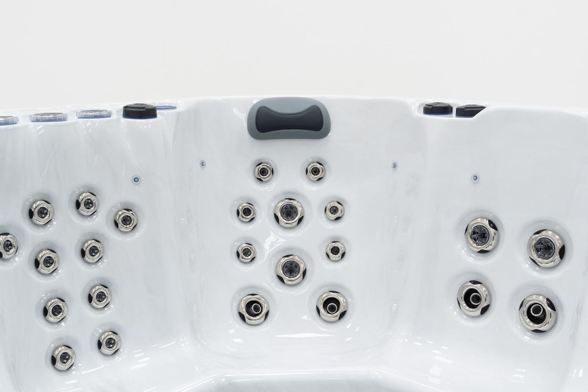 Revolution-spa Uranus 200x200x80 5 fős jakuzzi