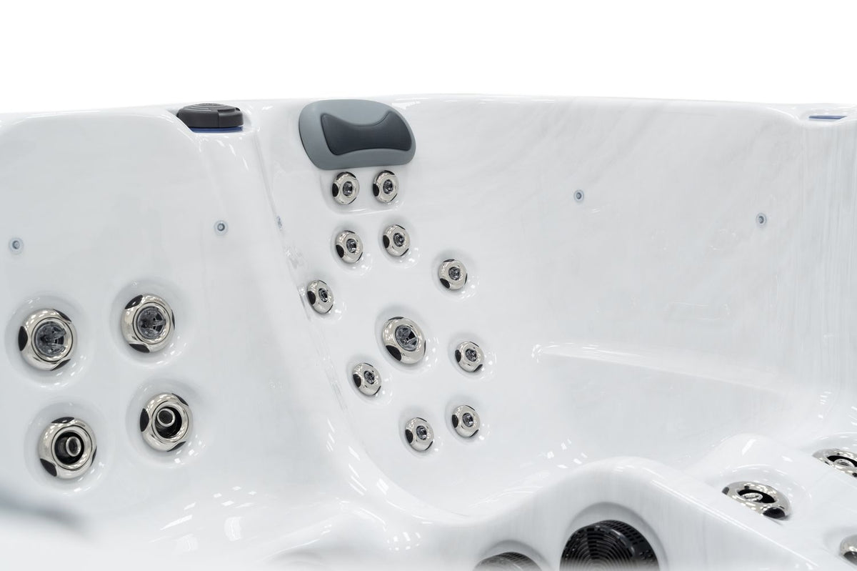 Revolution-spa Uranus 200x200x80 5 fős jakuzzi