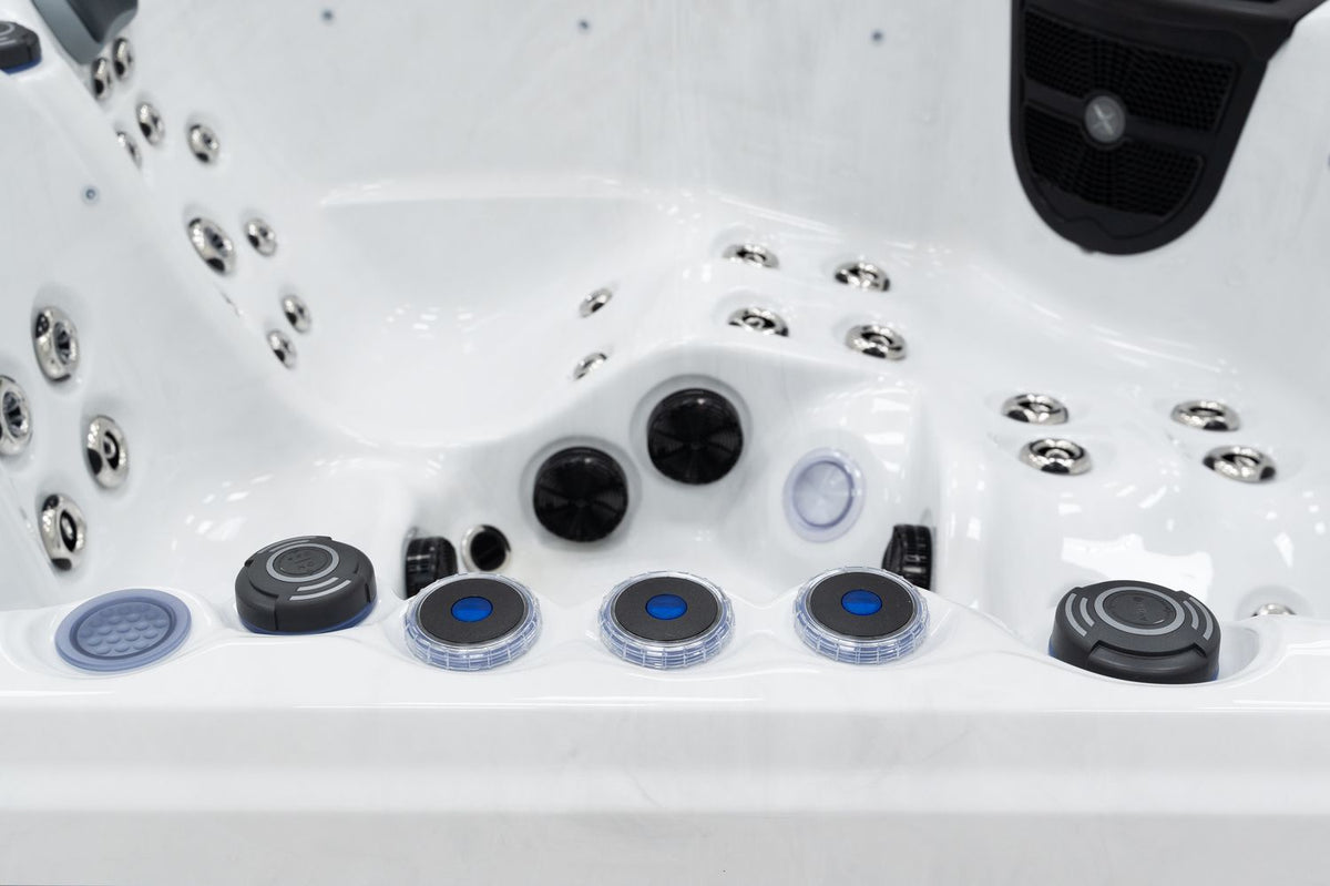 Revolution-spa Uranus 200x200x80 5 fős jakuzzi