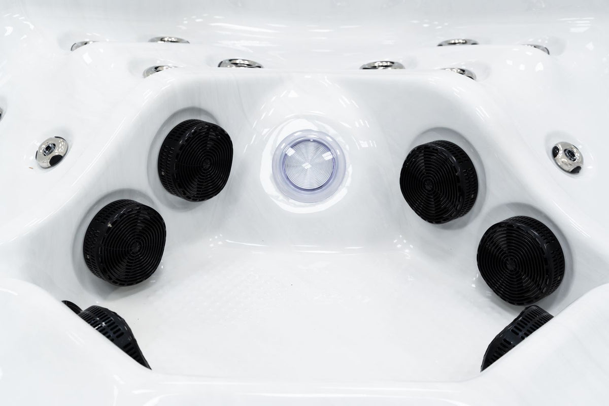 Revolution-spa Uranus 200x200x80 5 fős jakuzzi