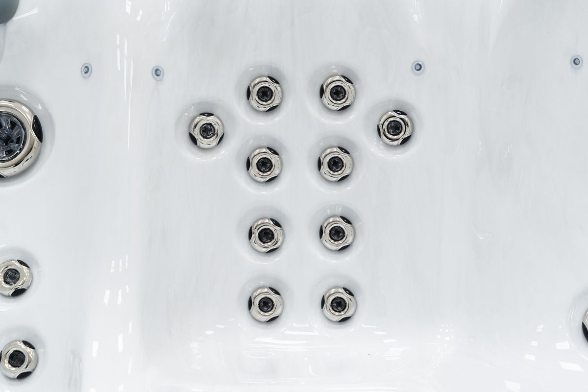 Revolution-spa Uranus 200x200x80 5 fős jakuzzi