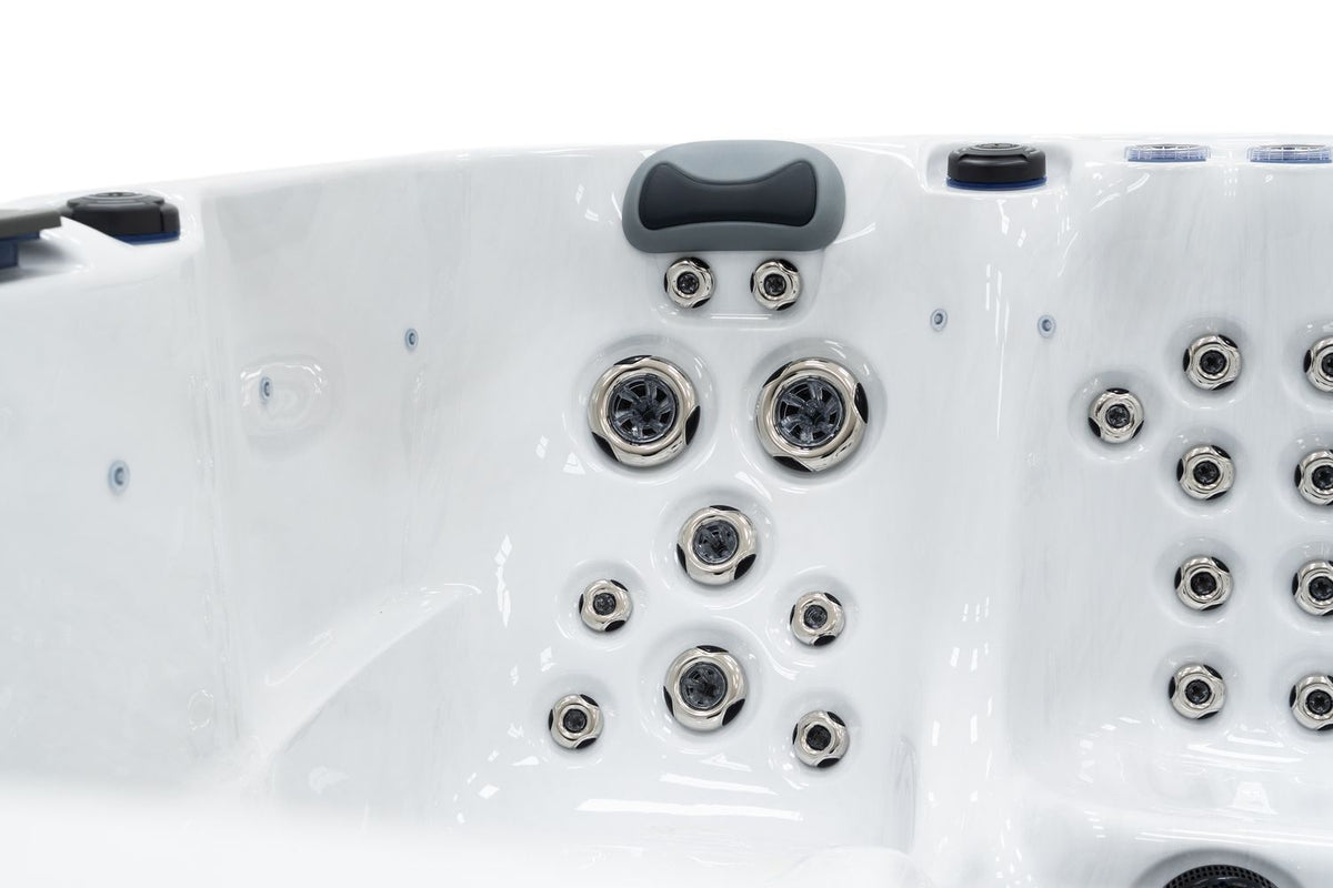 Revolution-spa Uranus 200x200x80 5 fős jakuzzi