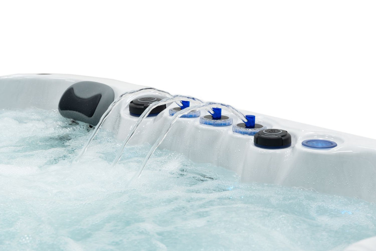 Revolution-spa Uranus 200x200x80 5 fős jakuzzi