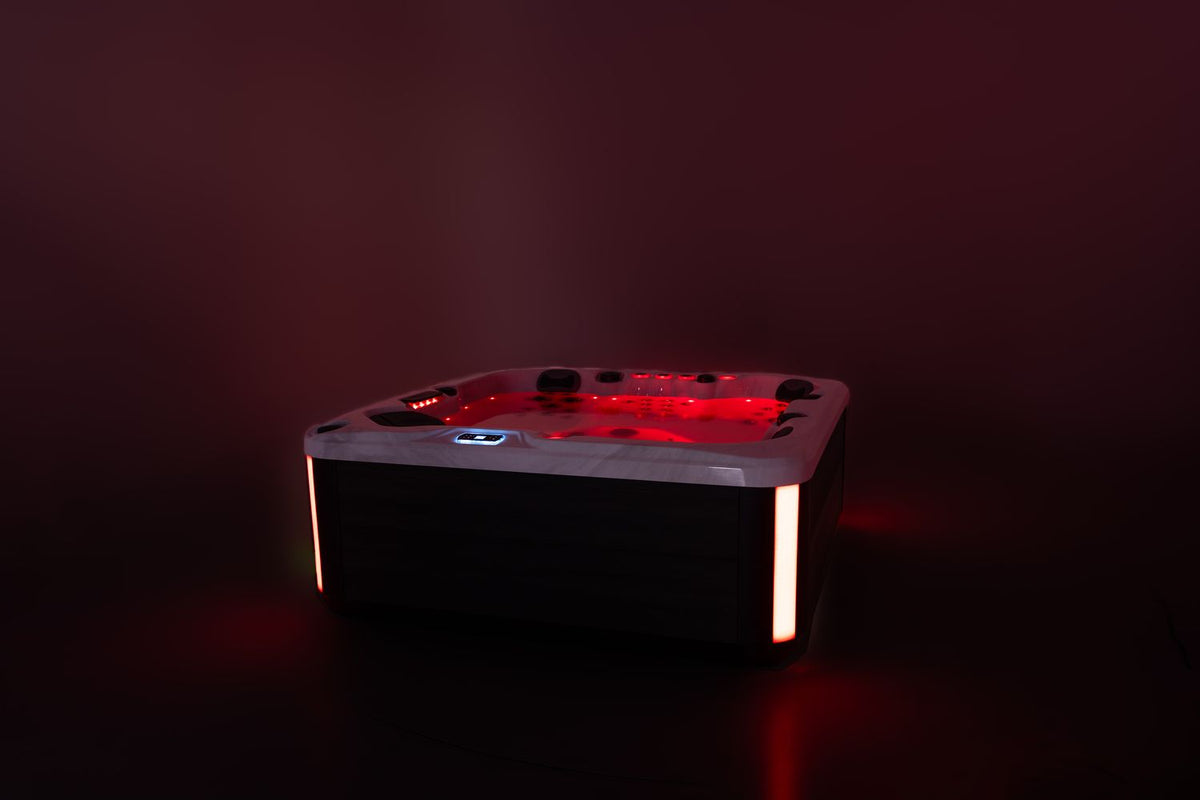 Revolution-spa Uranus 200x200x80 5 fős jakuzzi