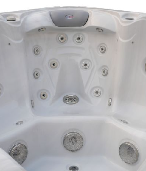 Revolution-spa Urban 220x220x95 cm jakuzzi