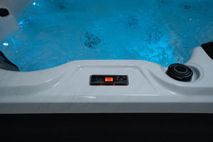 Revolution-spa Venus 200x200x80 6 fős jakuzzi