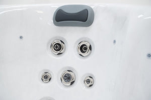 Revolution-spa Venus 200x200x80 6 fős jakuzzi