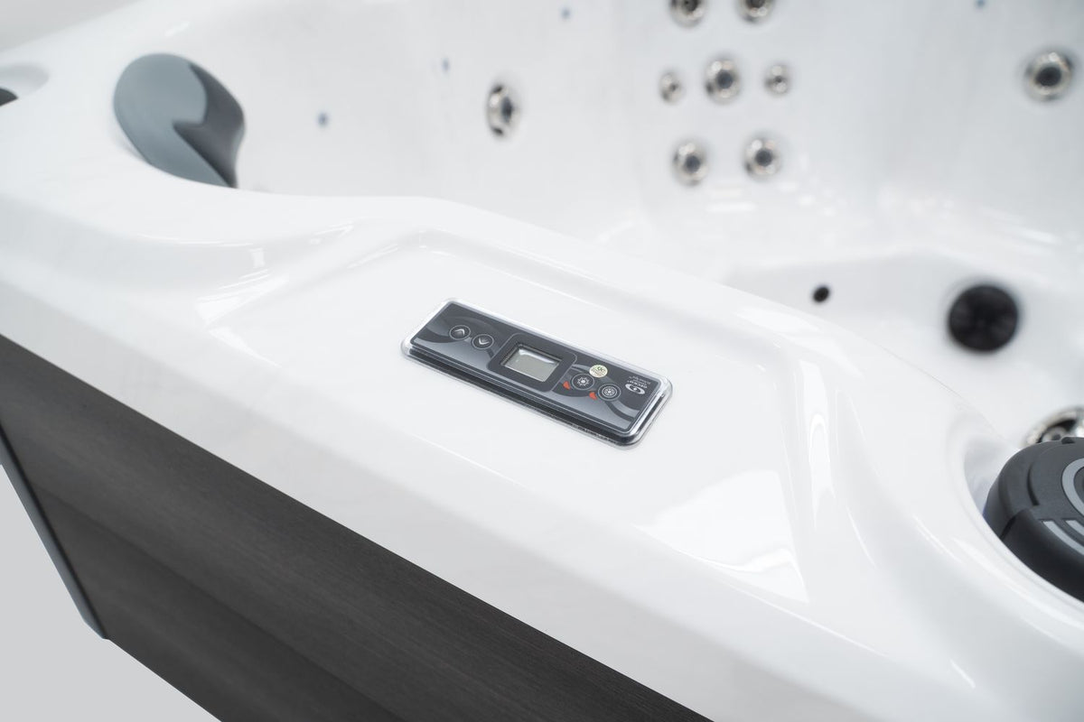 Revolution-spa Venus 200x200x80 6 fős jakuzzi