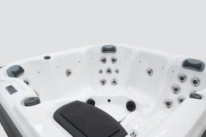Revolution-spa Venus 200x200x80 6 fős jakuzzi