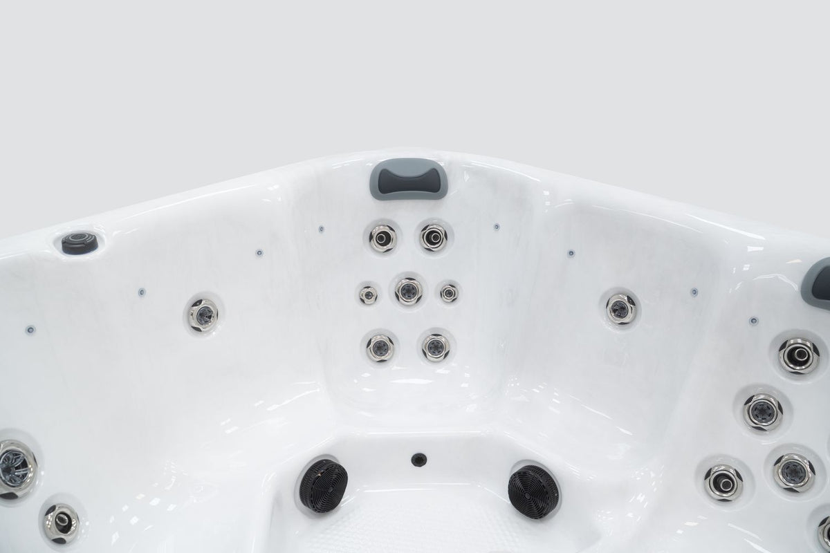 Revolution-spa Venus 200x200x80 6 fős jakuzzi