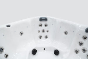 Revolution-spa Venus 200x200x80 6 fős jakuzzi