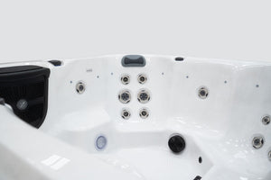 Revolution-spa Venus 200x200x80 6 fős jakuzzi