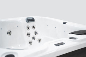 Revolution-spa Venus 200x200x80 6 fős jakuzzi