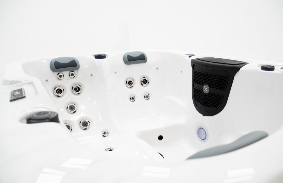 Revolution-spa Mercury 213x165x80 3 fős jakuzzi
