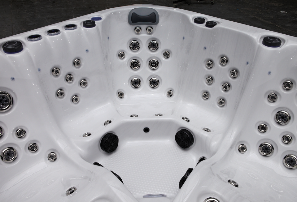 Revolution-spa Neptune 200x200x80 5 fős jakuzzi