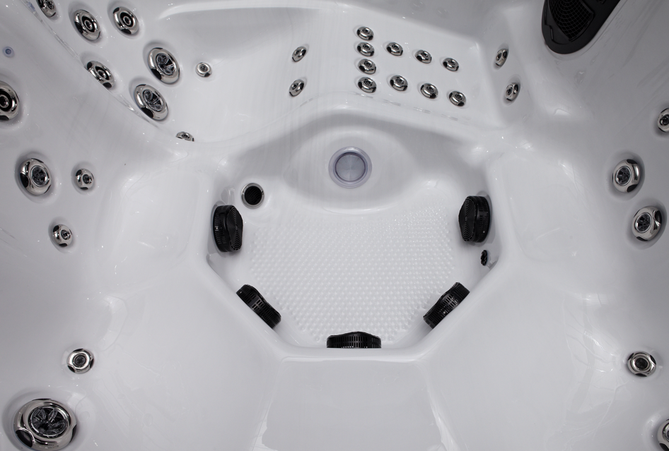 Revolution-spa Saturn 200x200x80 6 fős jakuzzi