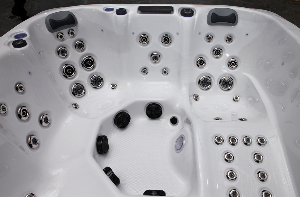 Revolution-spa Saturn 200x200x80 6 fős jakuzzi