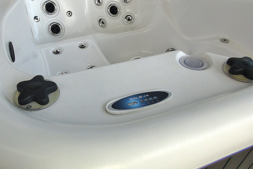 Revolution-spa Tenerife Superior jakuzzi 214x154x85cm