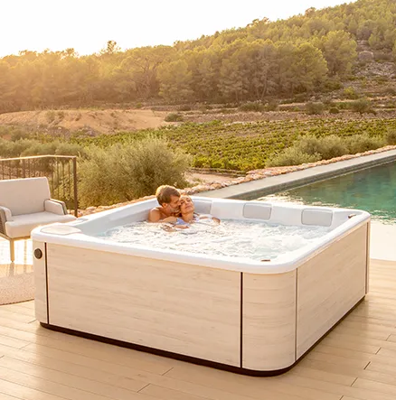 Revolution-spa Touche5 jakuzzi 216x216x74 cm