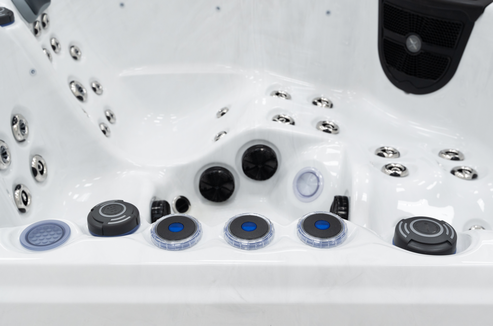 Revolution-spa Uranus 200x200x80 5 fős jakuzzi