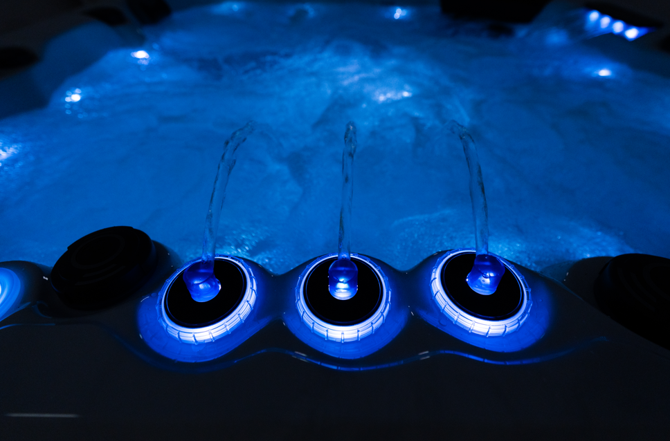 Revolution-spa Uranus 200x200x80 5 fős jakuzzi