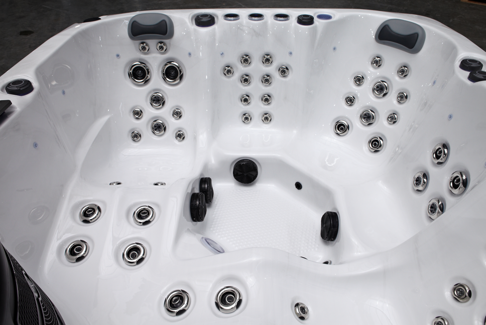 Revolution-spa Uranus 200x200x80 5 fős jakuzzi