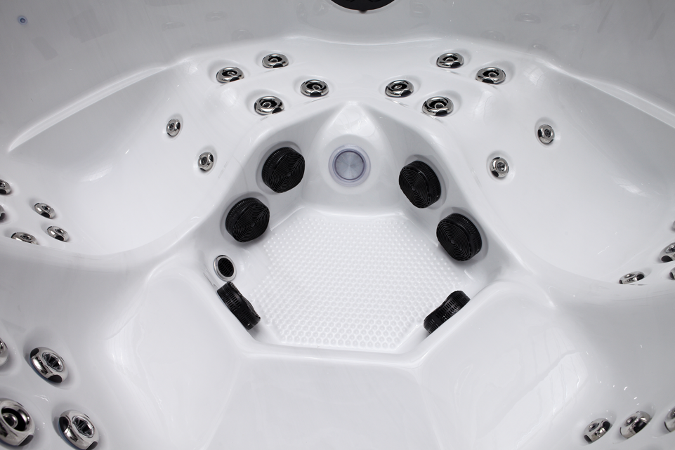 Revolution-spa Uranus 200x200x80 5 fős jakuzzi